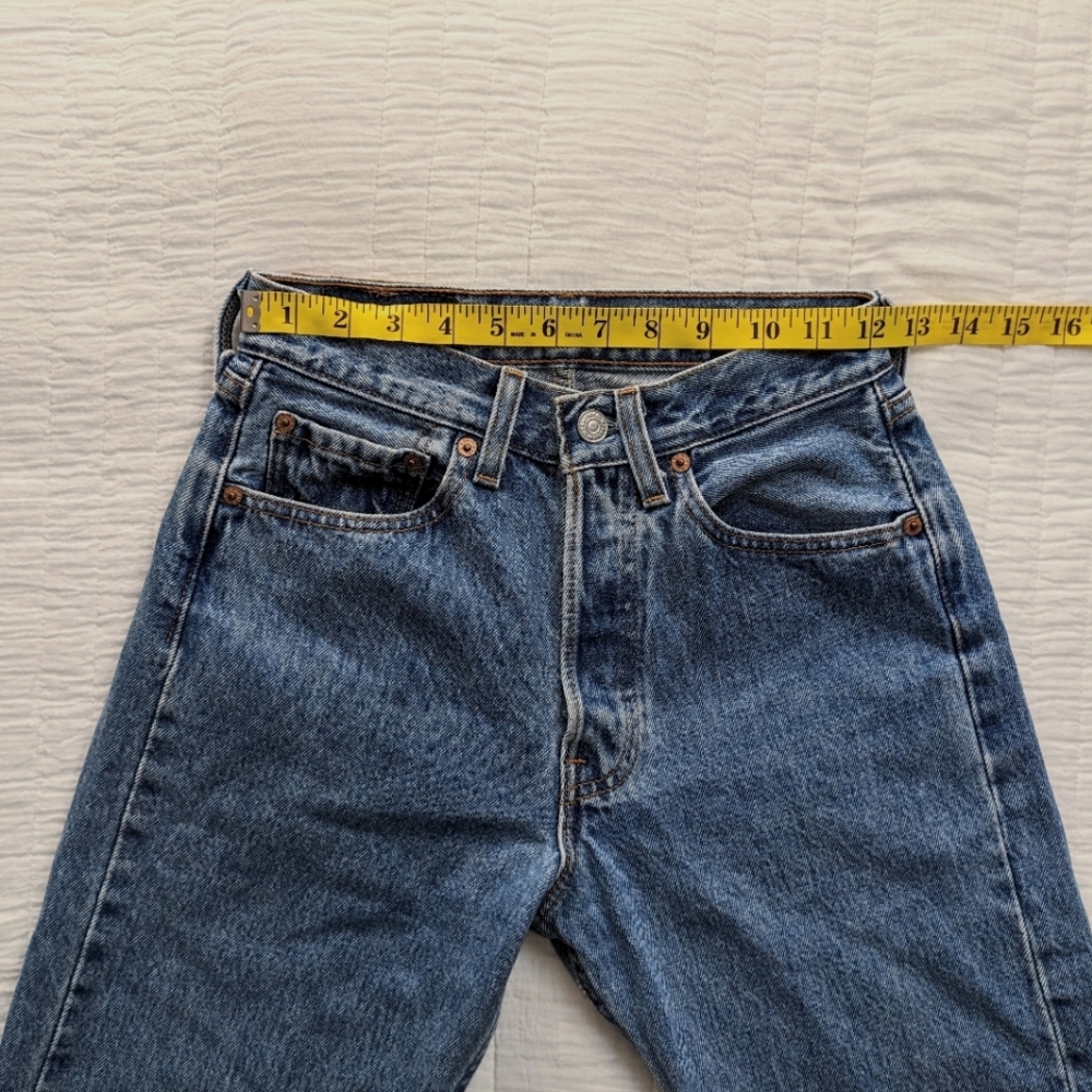 Levi's Vintage 501 Straight Leg Jeans 90s - Picture 4 of 16